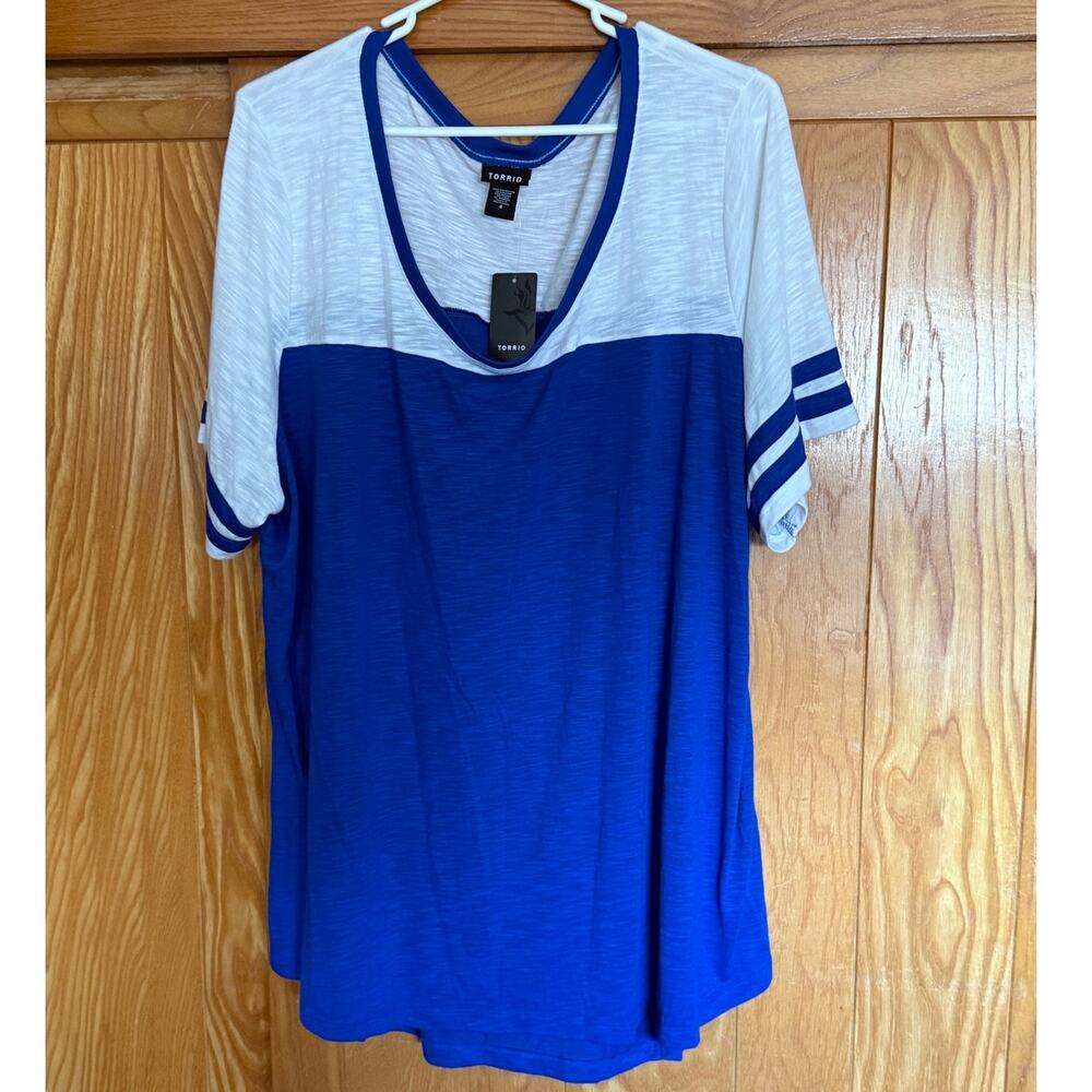 NWT Torrid Blue & White Varsity Colorblock Tee - Size 4X